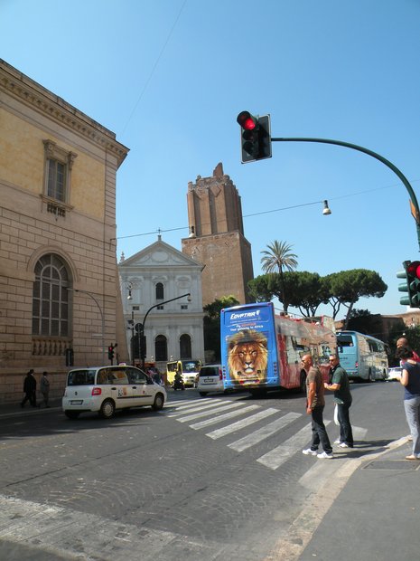  La tour des Milices (légèrement penchée)